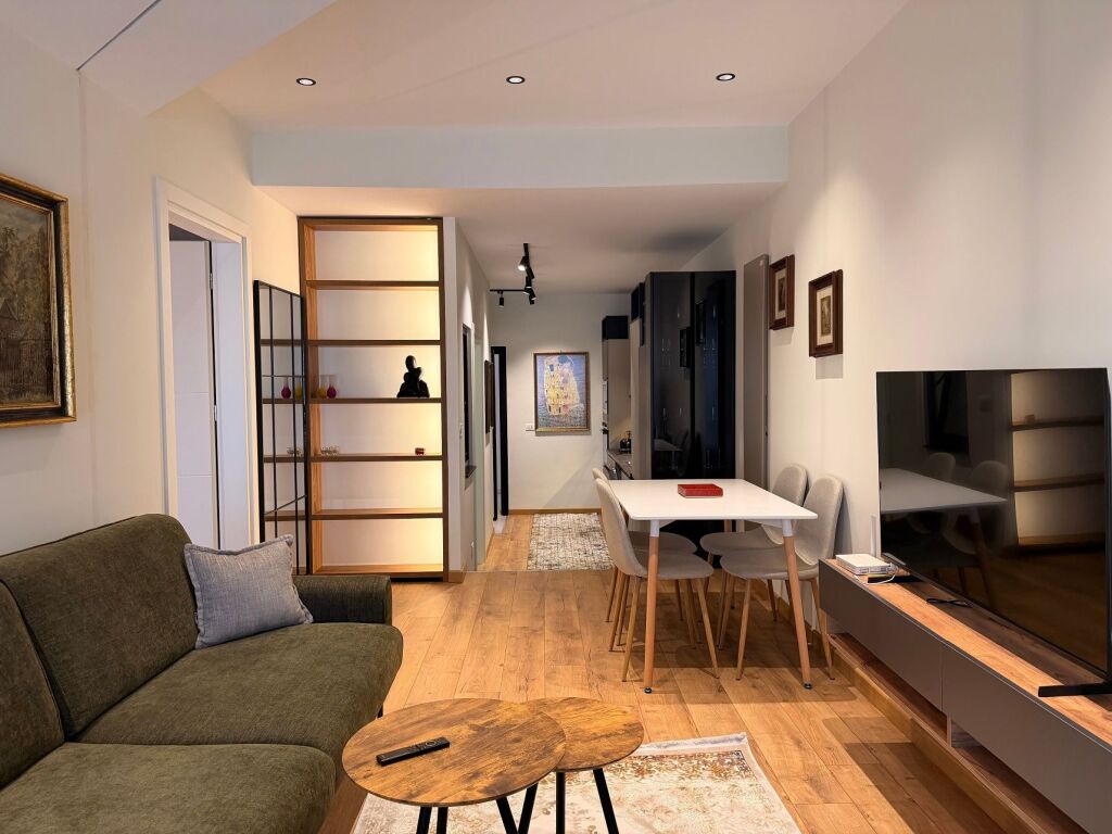 Jepet me qira apartament 2+1+parkim+ Adm. tek Rezidenca Kodra e Diellit