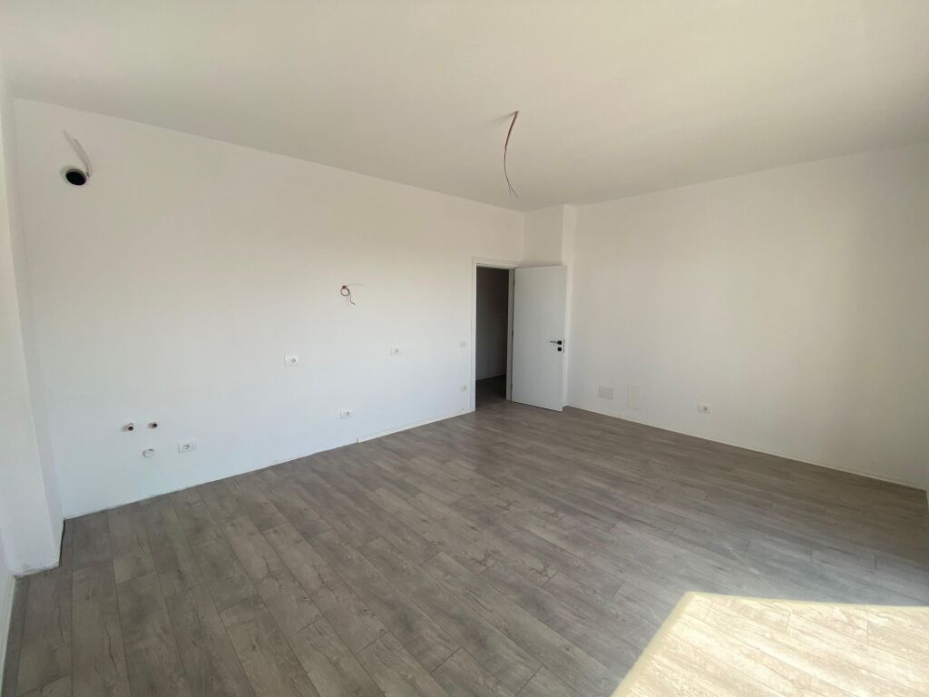Shitet, Apartament 1+1 , Kamez, Tirane . Empire68069