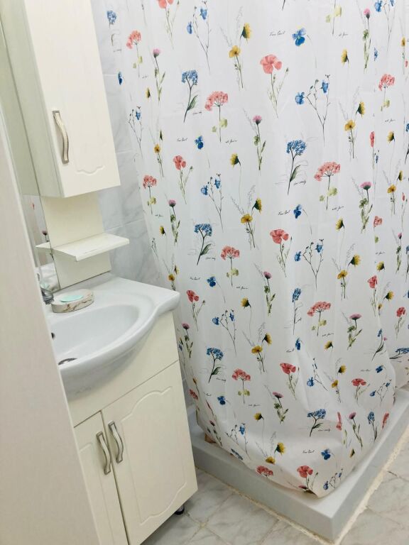 JEPET APARTAMENT ME QERA 1+1 STACIONI I FUNDIT I TIRANES RE