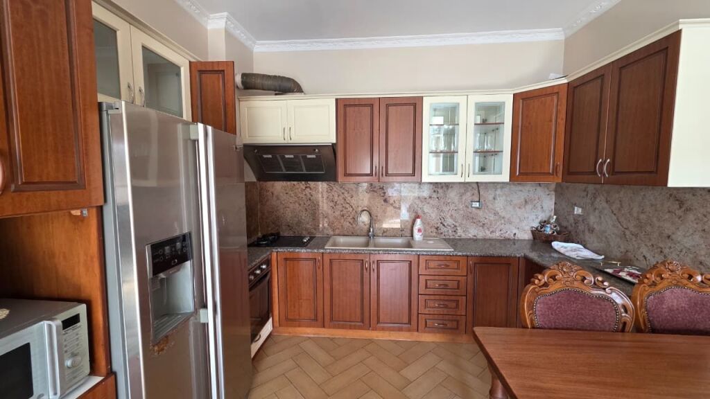 🏡 Apartament 3+1 për shitje pranë Conad, Vlorë