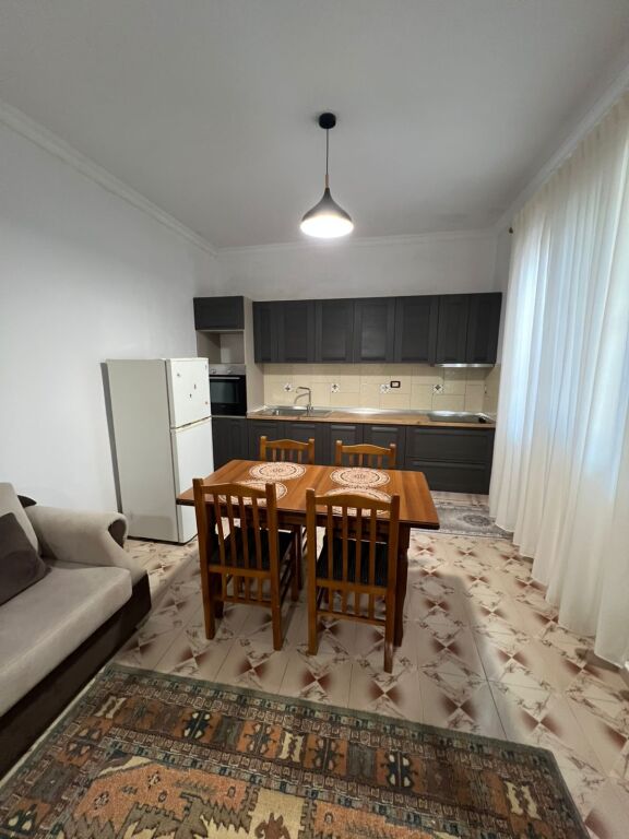 Apartament me qera 1+1 - 📍5 Maj, prane shkolles Tirana Jone