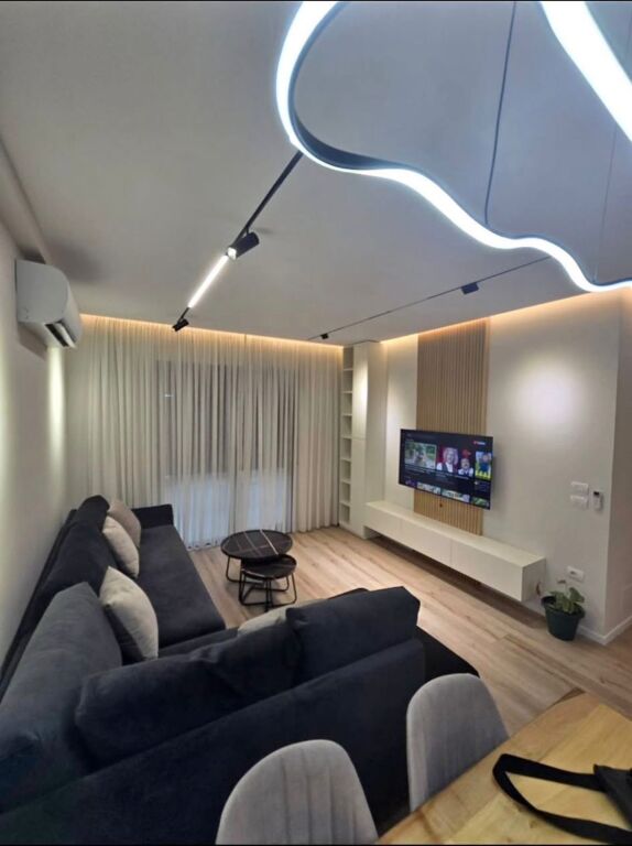 ##SUPER APARTAMENT 2+1+GARDEROBE PER SHITJE NE PORCELAN!