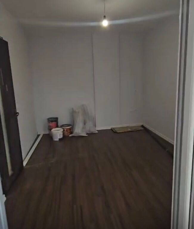 Shitet apartament 1+1 tek Fresku prane Restorant Deliu!