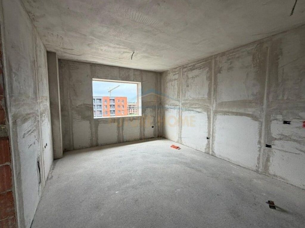 Shitet, Apartament 1+1, Paskuqan, Tiranë.