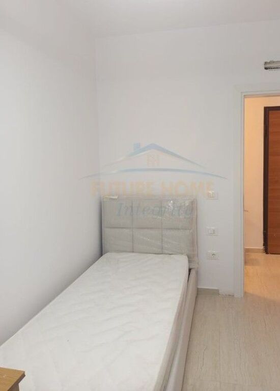 Affitto, Appartamento 2+1, Complesso Aura, Tirana.