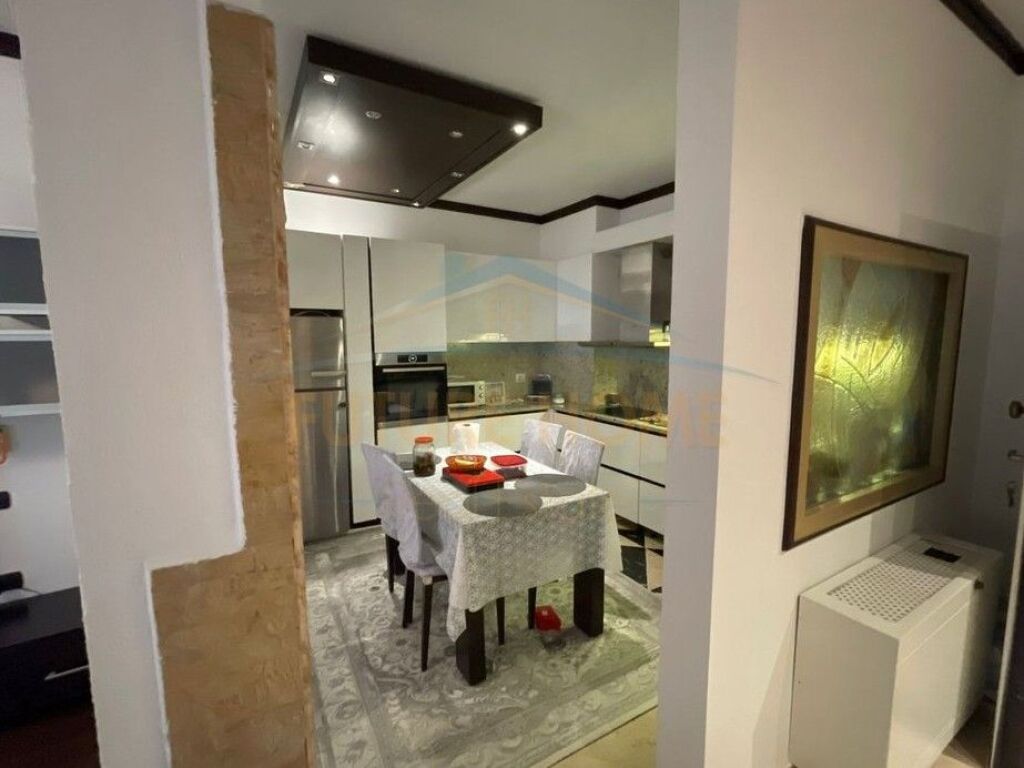 Shitet, Apartament 2+1+2, Kodra e Diellit, Tiranë.