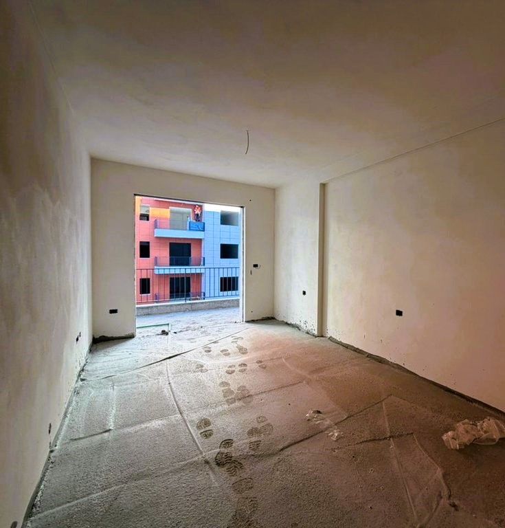 Apartament 2+1+2 për shitje në Paskuqan!