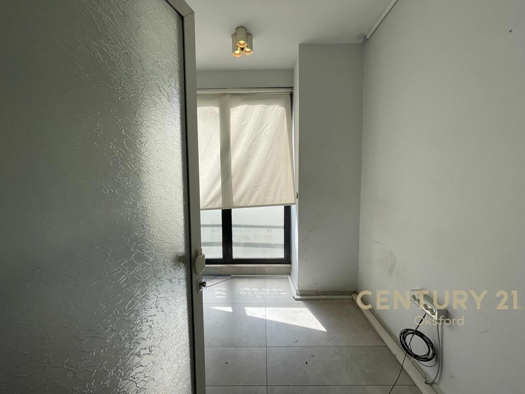 COMMERCIAL SPACE ON THE STREET IN ASTIR FOR RENT