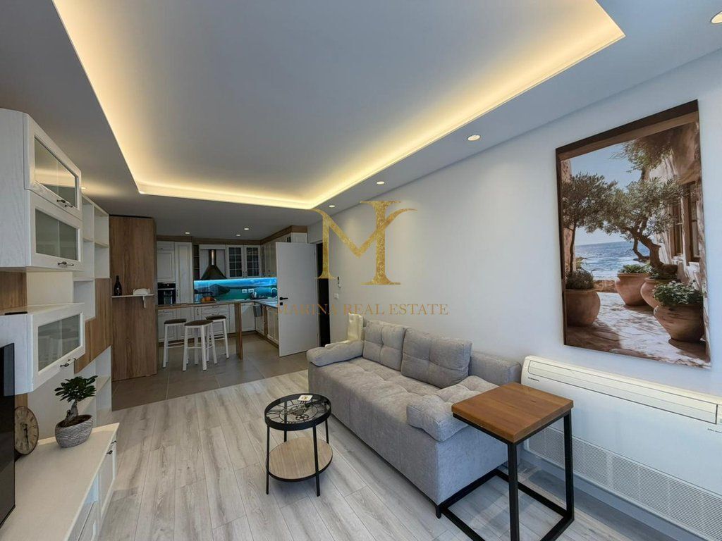 JEPET ME QERA APARTAMENT 1+1 NE DURRES STACIONI TRENIT!