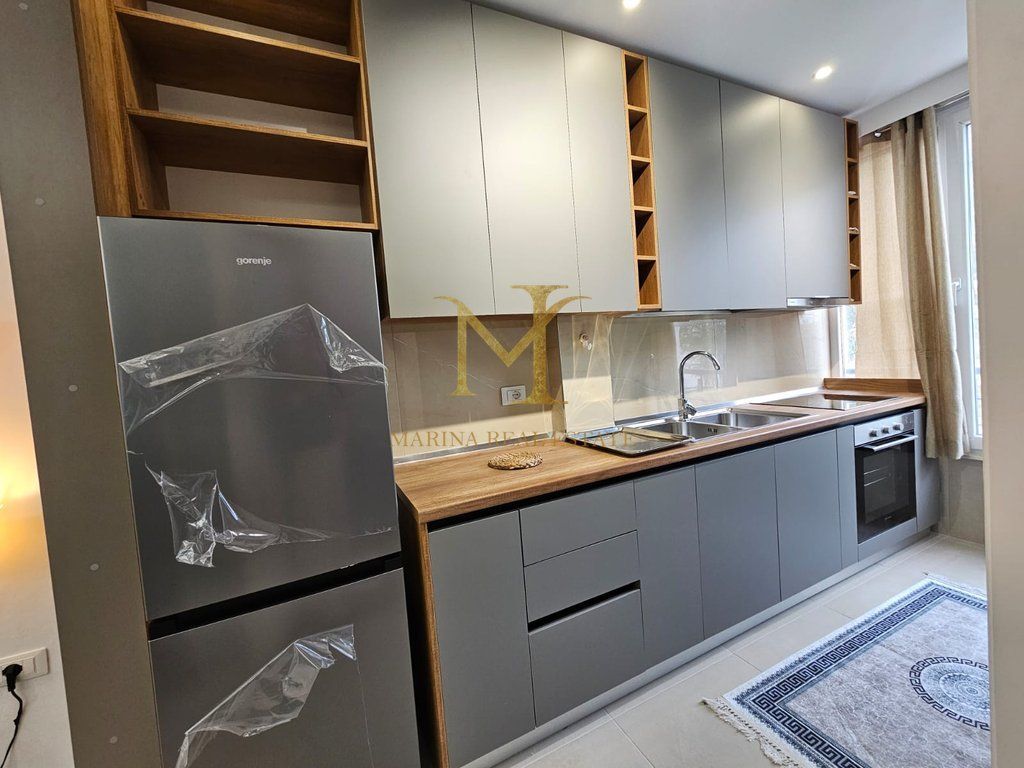 APARTAMENT ME QERA TE TREGU INDUSTRIAL 525€!