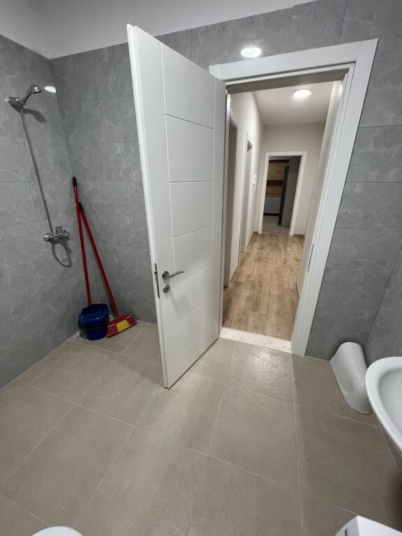 🏡 Apartament 2+1 me parkim tek Univers City