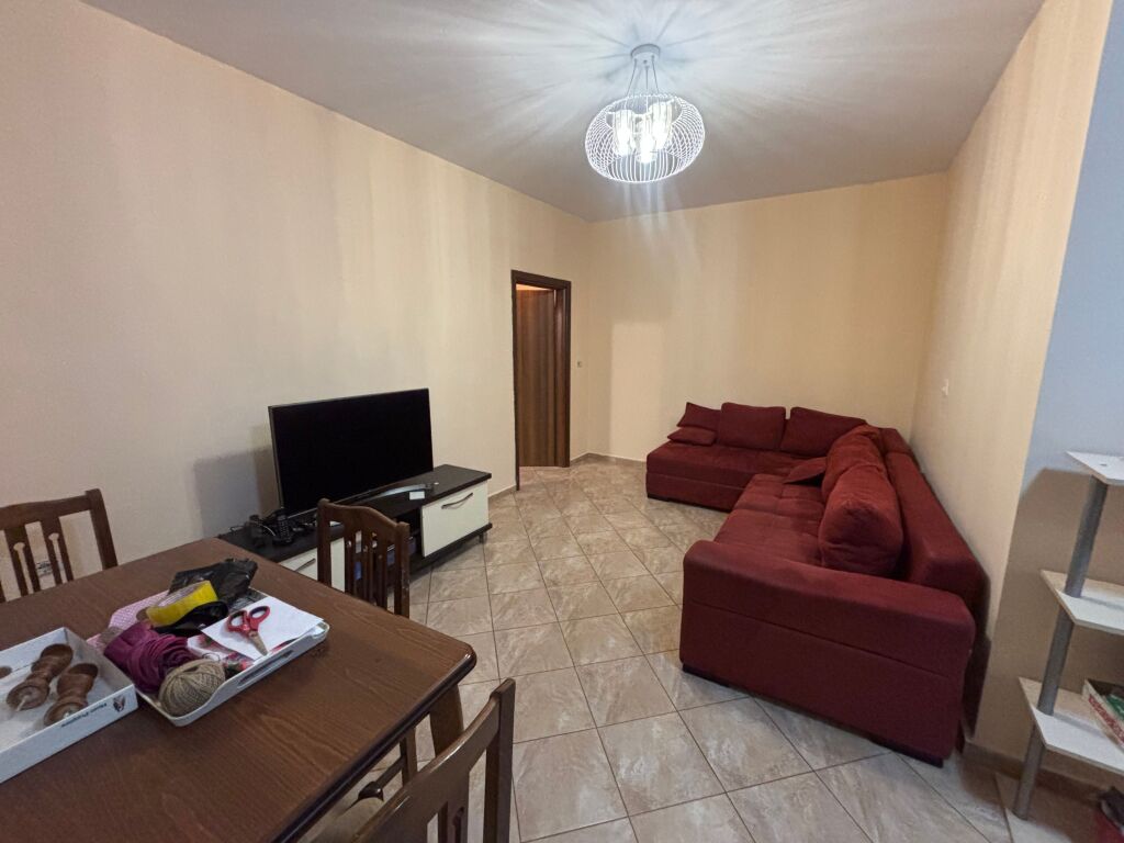 Jepet me qera rruga Arkitekt Sinani