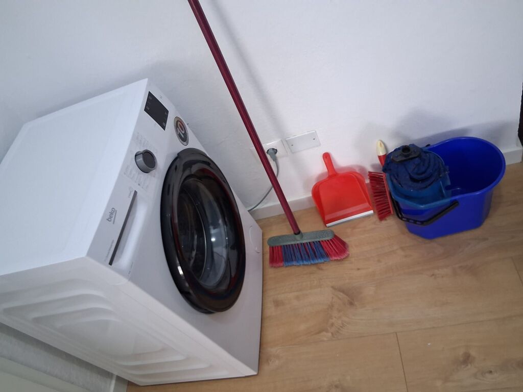 Apartament 1+1 me qira në Plazh, pamje deti – pranë Hotel Adriatikut
