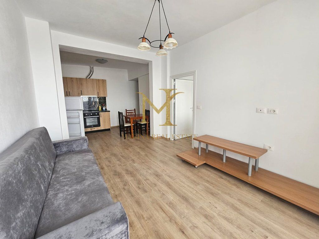 APARTAMENT 1+1 TE STACIONI I TRENIT DURRES!