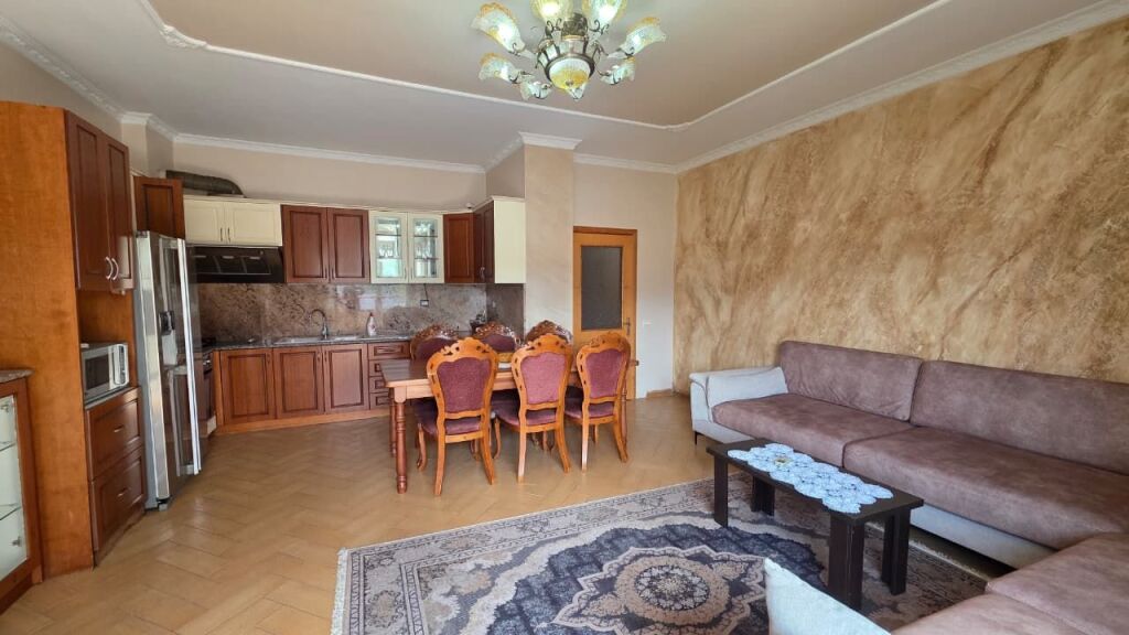 🏡 Apartament 3+1 për shitje pranë Conad, Vlorë