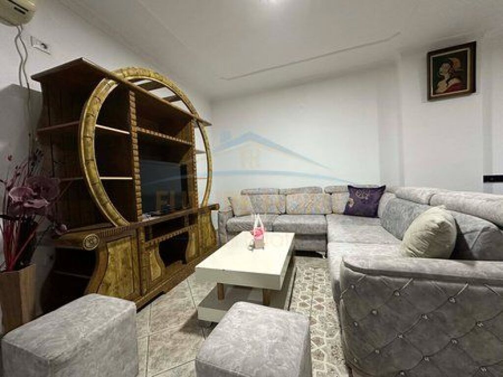 Shitet, Apartament 2+1+2, Unaza e Re