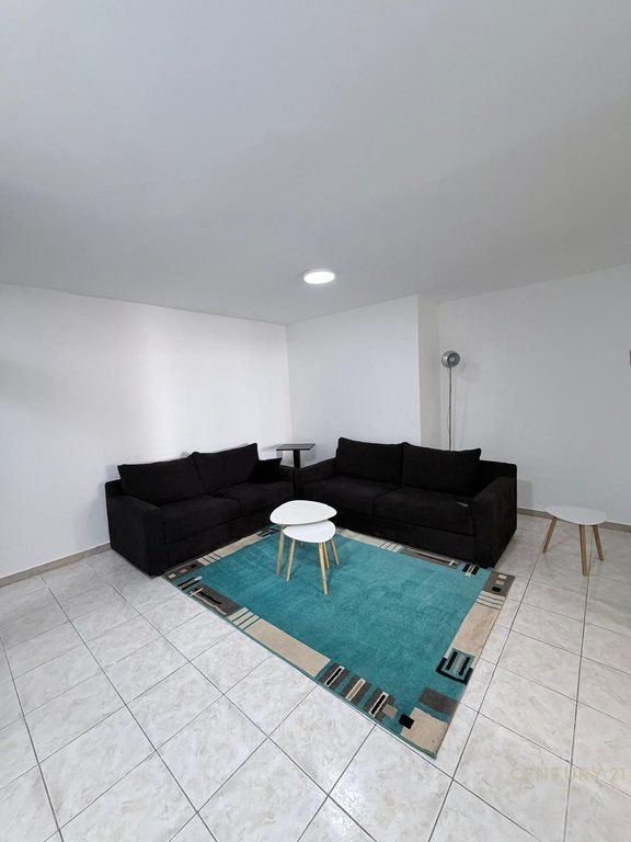 Jepet apartament 2+1+2 me qira prane Shkolles Baletit!
