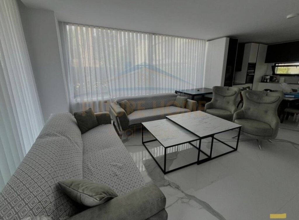 Shitet, Vilë Dyshe, "San Pietro Residence", Gjiri i Lalëzit