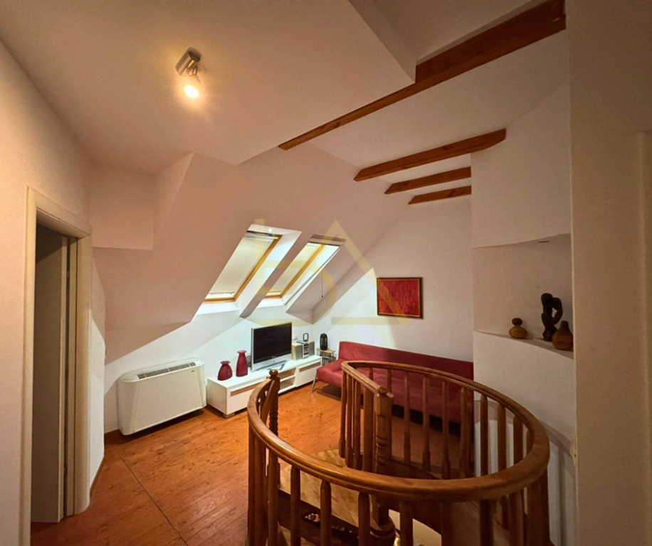 Jepet Vila me Qira – Durrës, Mak Albania