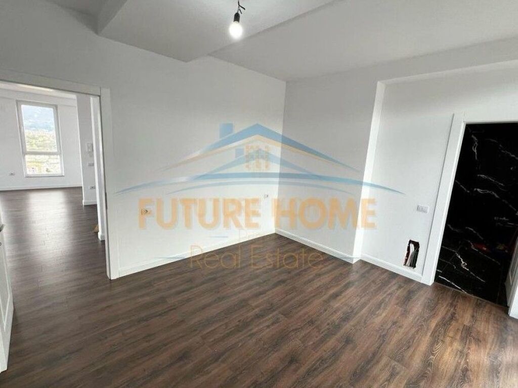 In vendita, appartamento 2+1+2 posti auto, Sauk, vicino al Ristorante Xibraku, Tirana.