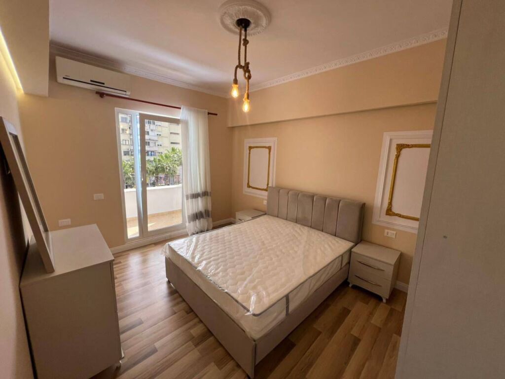 APARTAMENT ME QERA TE TREGU INDUSTRIAL 525€!