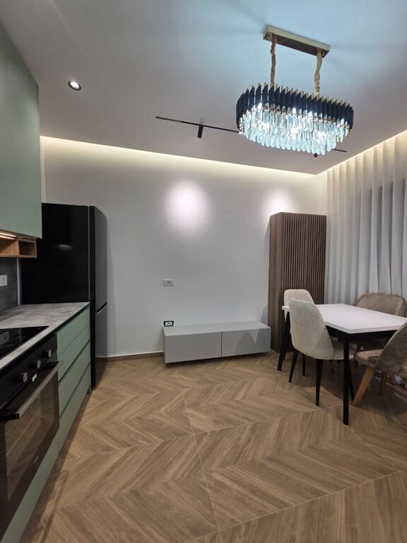 Jepet me qira apartament 1+1