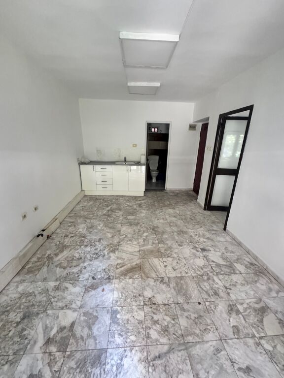 OFFICE SPACE FOR SALE MYSLYM SHYRI STREET NEAR THE DISTRICT COURT