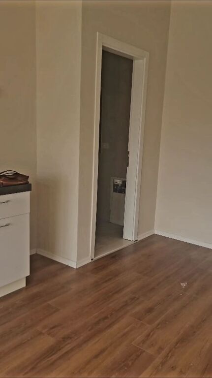 Garsoniere / Studio Me Qira, Ish Fusha e Aviacionit, Tiranë