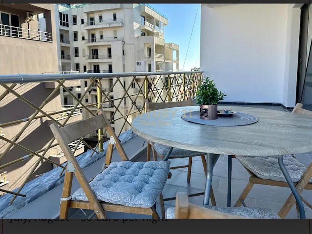 1+1 PER QIRA PLAZH TE RROTA E KUQE