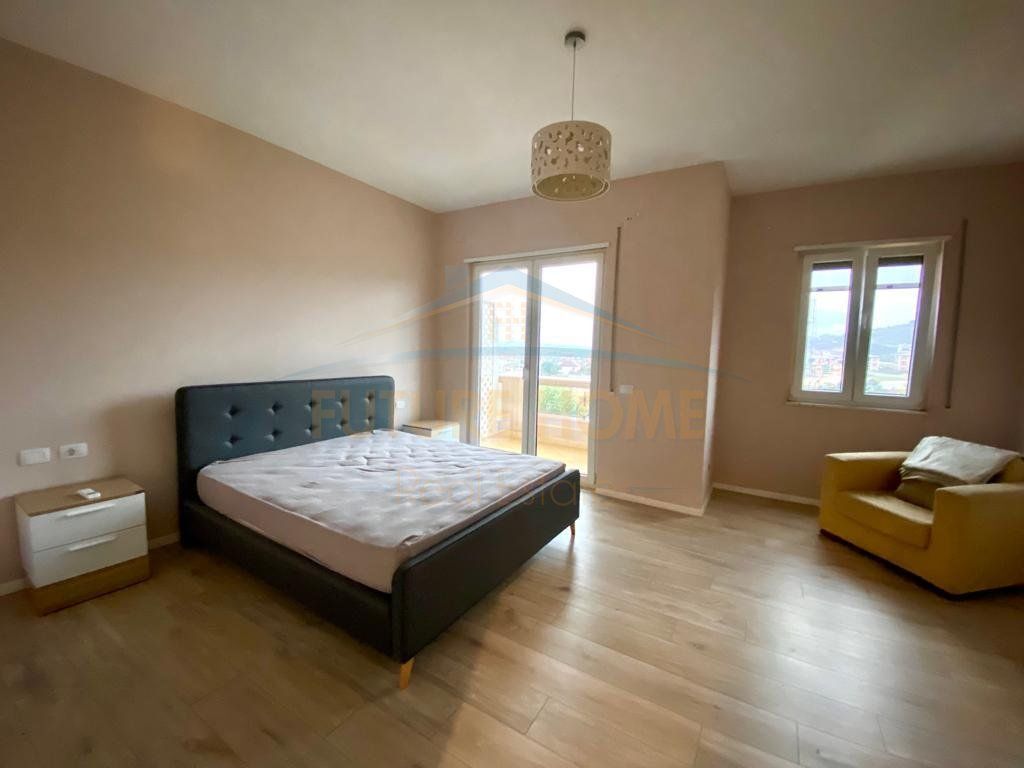 Affitto, Triplex 3+1+2, Akacia Hills, Teg