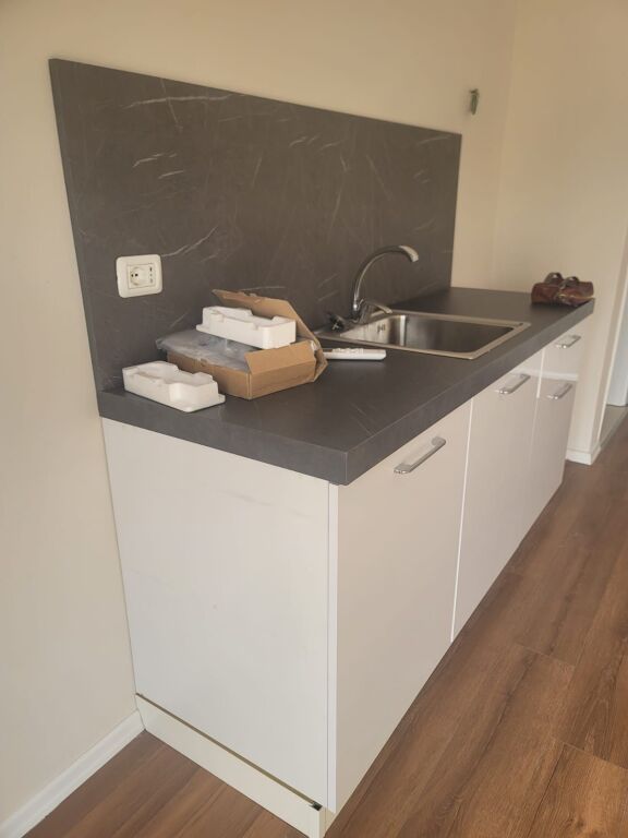 Garsoniere / Studio Me Qira, Ish Fusha e Aviacionit, Tiranë