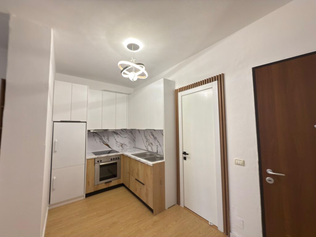 SHITET APARTAMENT 2+1 ASTIR (FRATARI)
