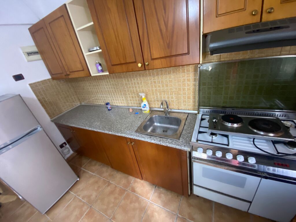 🏠 Appartamento 1+1 in affitto sopra l'ex Vecchio Mercato Elettrico, Tirana