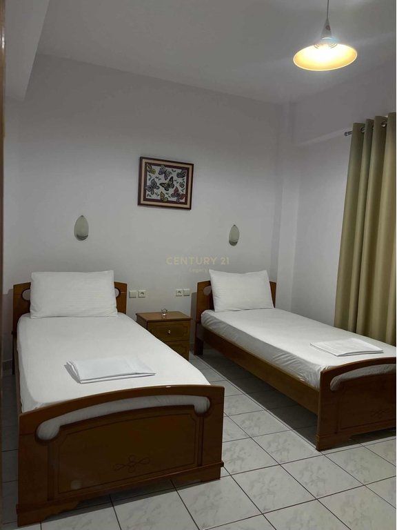 Jepet me qera hotel në Sarandë ne pagesen 1 vjecare 27,000 €