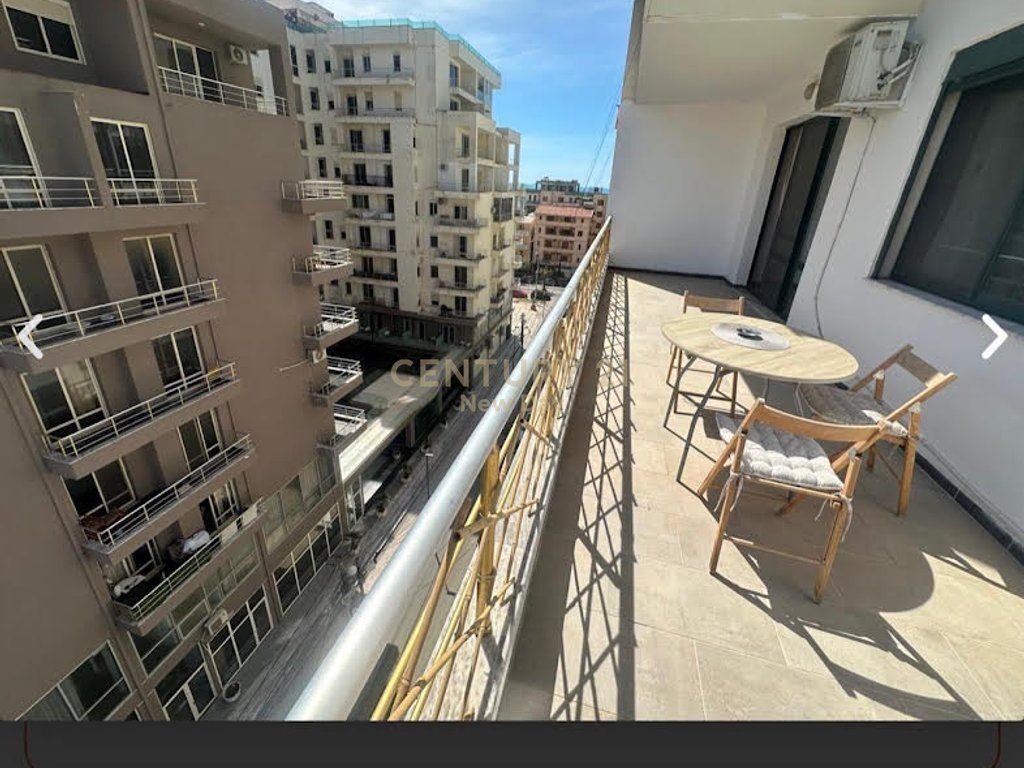 1+1 PER QIRA PLAZH TE RROTA E KUQE