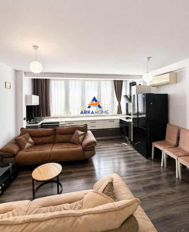 SHITET APARTAMENT 2+1+BALLKON "PRANË BAR OSLO,ISH FUSHA E AVIACIONIT" 195.000 EURO