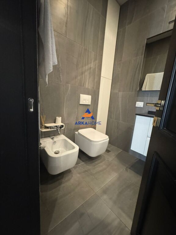 AFFITTASI APPARTAMENTO 2+1+2 BALCONI+1 POSTO AUTO " ALL'INTERNO DEL COMPLESSO DELIJORGJ" 1400 EURO