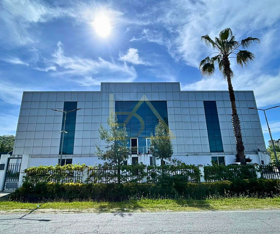 AMBIENTE COMMERCIALE IN AFFITTO – OPPORTUNITÀ IDEALE VICINO A TIRANA