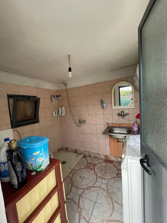 🏡 SHITET SHTËPI PRIVATE 2+1 ME OBORR TE MADH SHIJAK