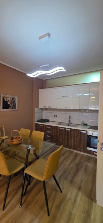 APARTAMENT ME QIRA 2+1 LIQENI ARTIFICIAL TIRANE