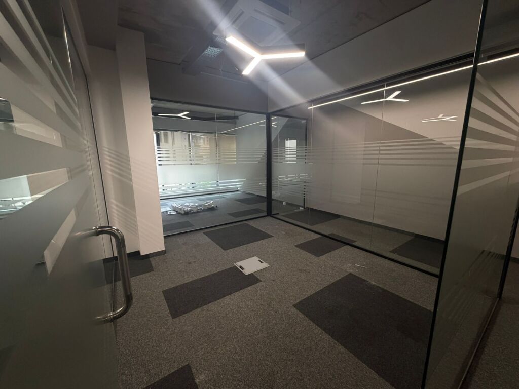 Zyre per qera rruga kosovareve