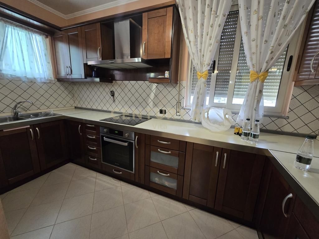 JEPET ME QIRA APARTAMENT 2+1+2 NE DURRES