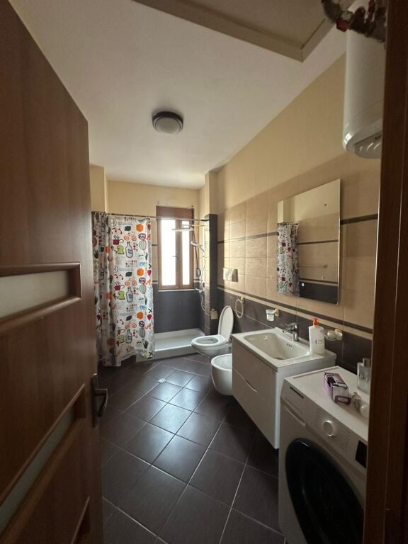 Jepet me qira apartament 2+1