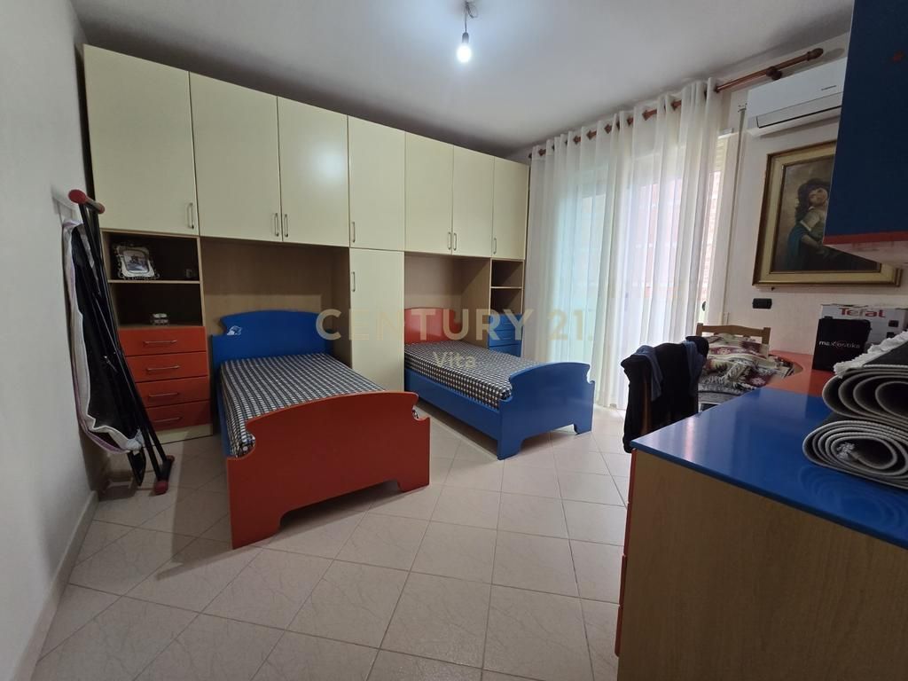 JEPET ME QIRA APARTAMENT 2+1+2 NE DURRES