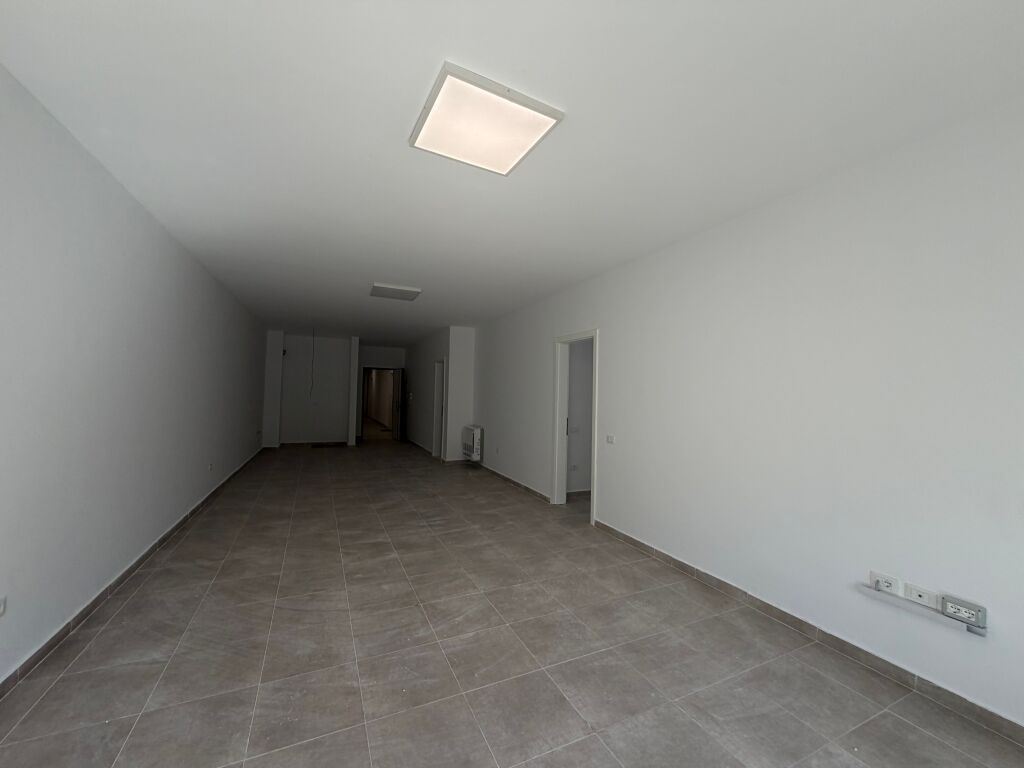 3+1,bosh te hotel radison liqeni i thate,1500 euri