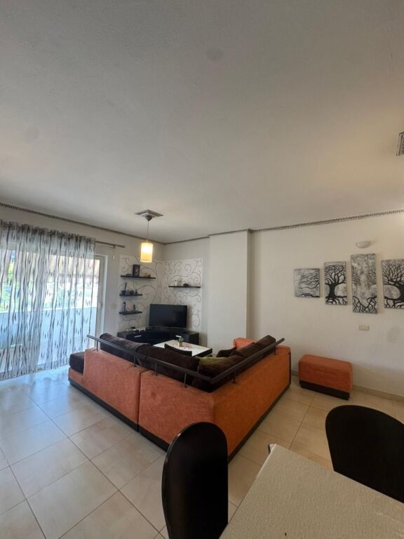 Zogu I Zi Qira 2+1+2