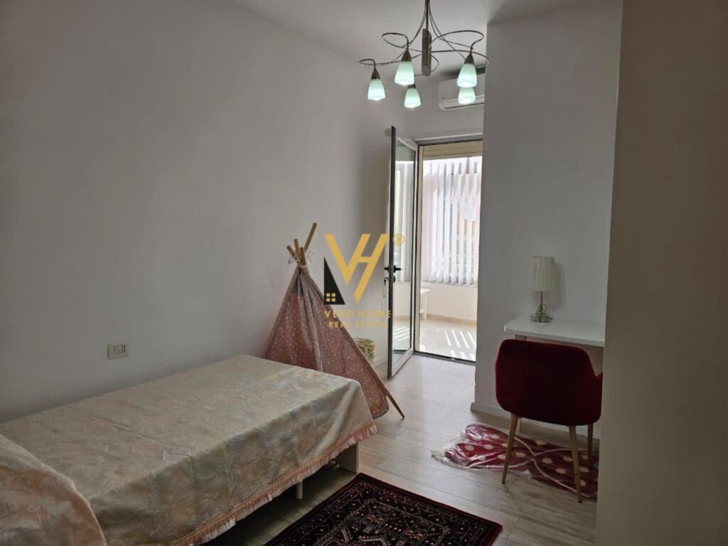 JEPET APARTAMENT 2+1+2+BLK ME QERA TEK LIQENI THATE 800 EURO