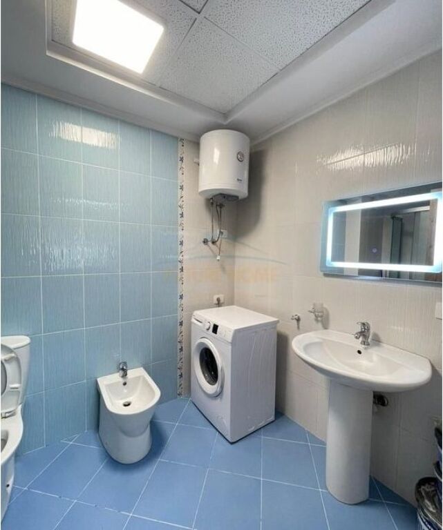 Qera, Apartament 2+1+2, Kristal Center, Komuna e Parisit