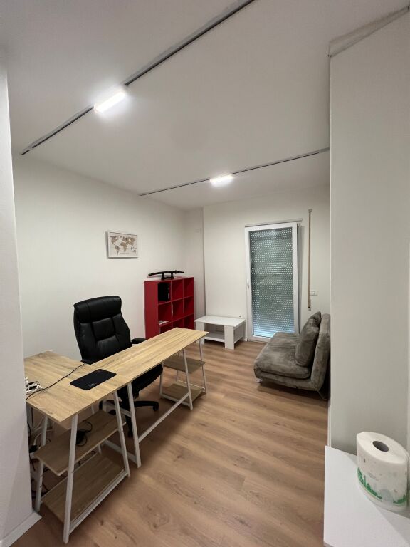 ✨ Spazio Ufficio Premium in Affitto – Pazar i Ri ✨