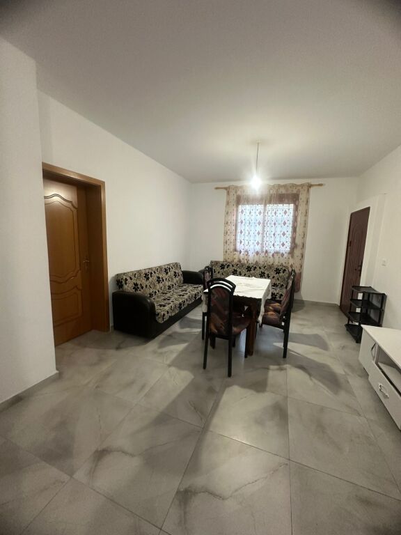 Affitto 2+1 +parcheggio : Allias : Prezzo 370 mila lek al mese